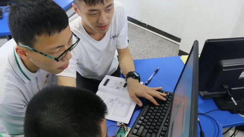 汽车电子技术应用专业 引领未来出行的北斗智能驾驶与物联网技术服务